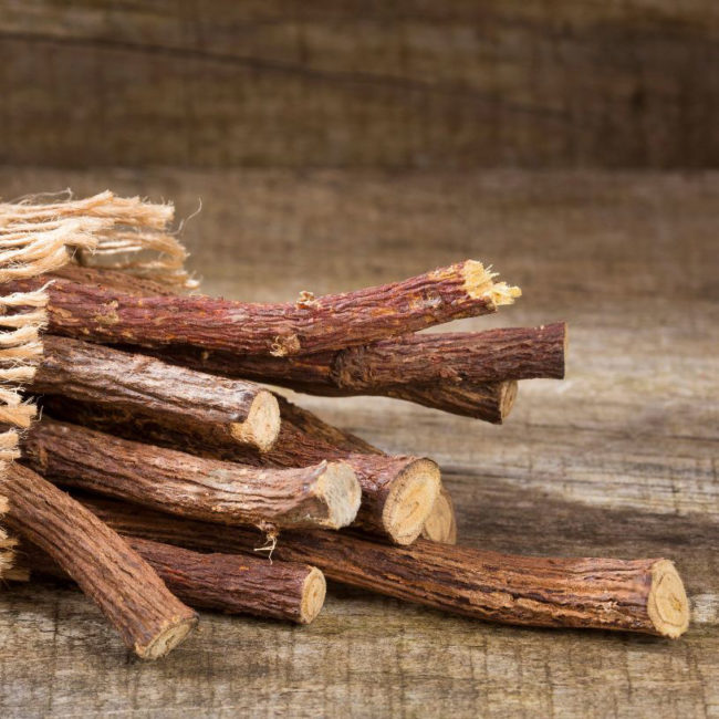 Cuida tu garganta con ingredientes naturales