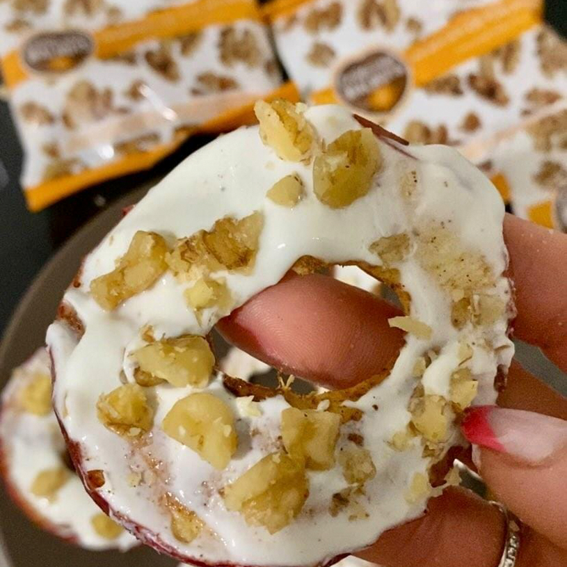 Receta de Snack de manzana asada con yogur y nueces