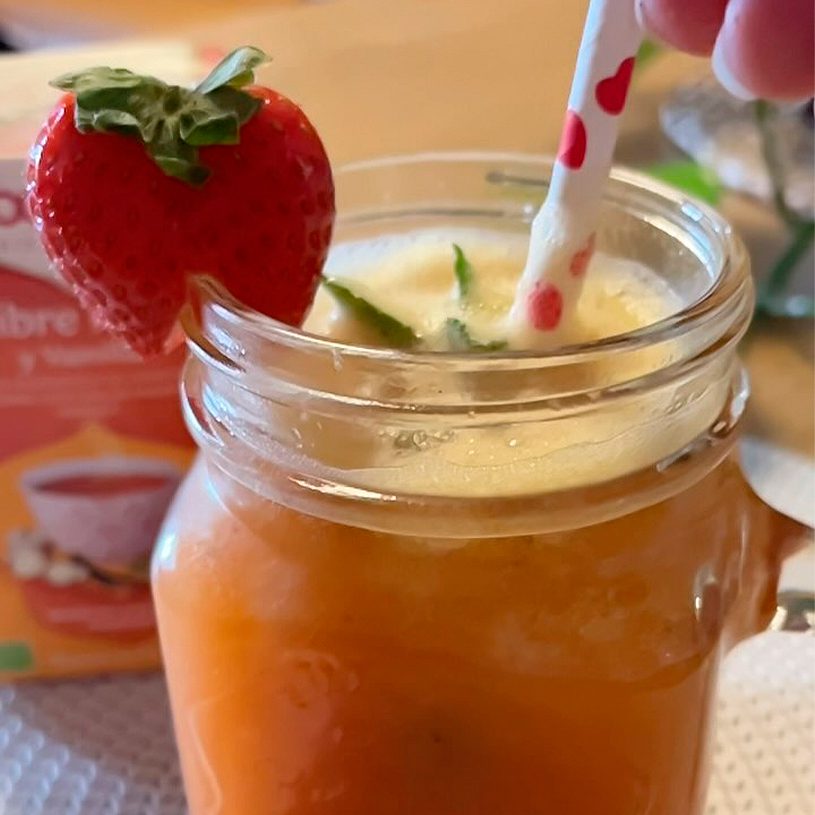 Receta de Té Helado con Zumo de Frutas y Aroma de Hierbabuena Receta de Té Helado con Zumo de Frutas y Aroma de Hierbabuena