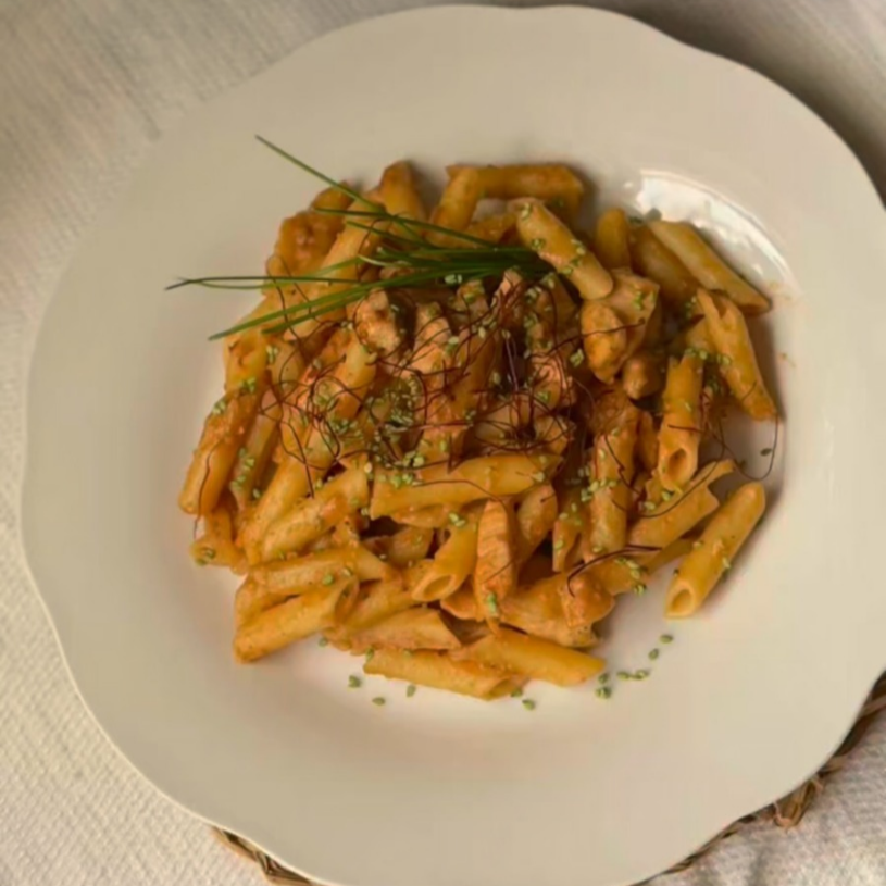Receta de Macarrones con Pollo y Salsa de Cacahuete