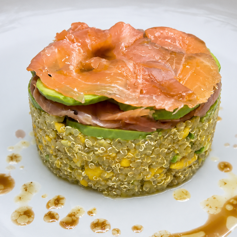 Receta de Timbal de Quinoa con Salmón y Aguacate